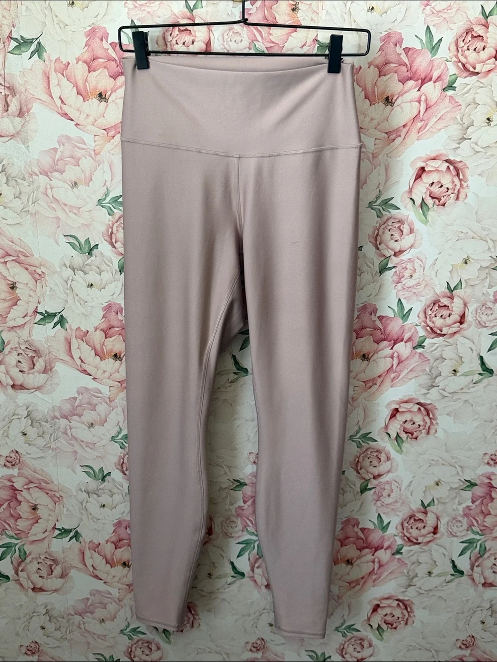 Alo Yoga Airlift Legging in Taupe size L Full Length High Rise 28” Pants